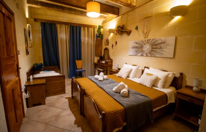 farmhouse gozo malta spacious bedroom ground floor families groups (2) farmhouse gozo malta spacious bedroom ground floor families groups (2)